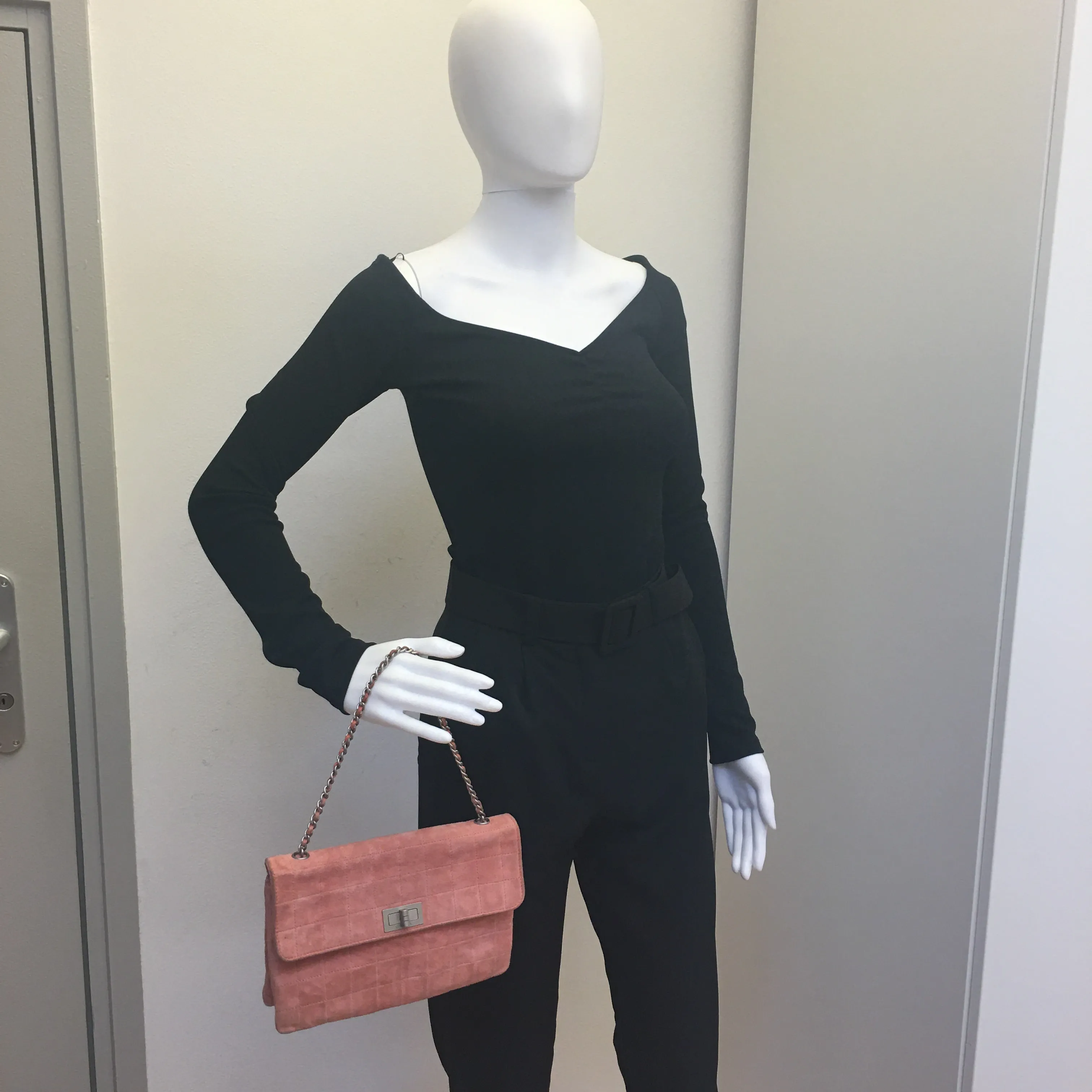CHANEL 2.55 Shoulder Bag in Pink Suede