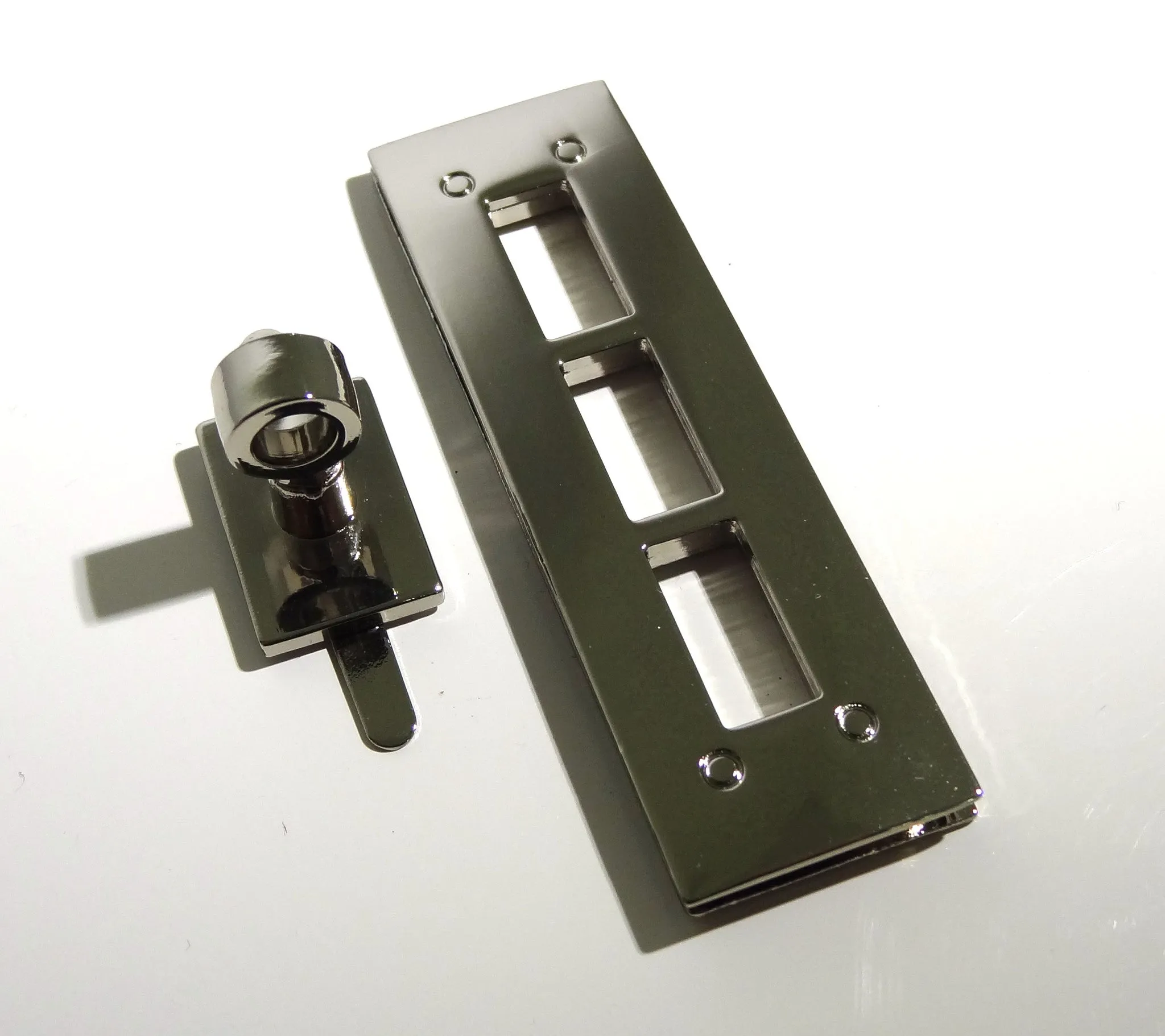 CLEARANCE - Skinny Three-Way Adjustable Twist Lock - Large