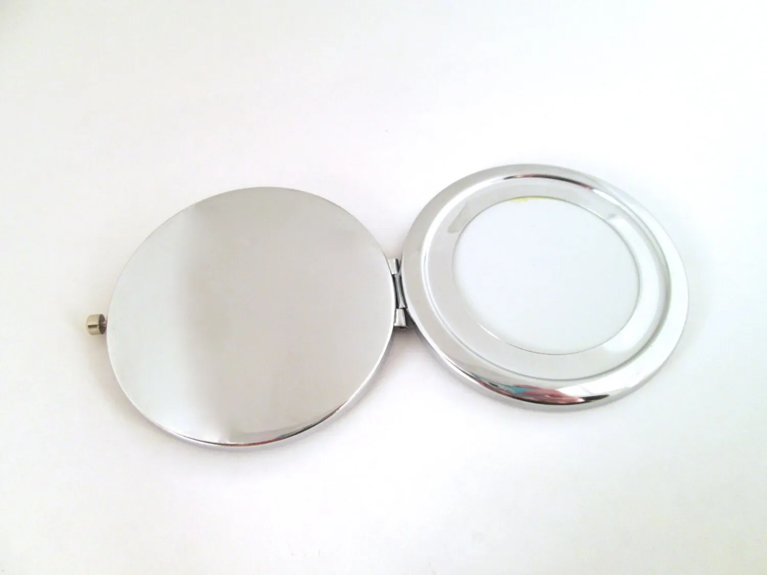 One Silver Round Blank DIY Compact Mirror 70mm