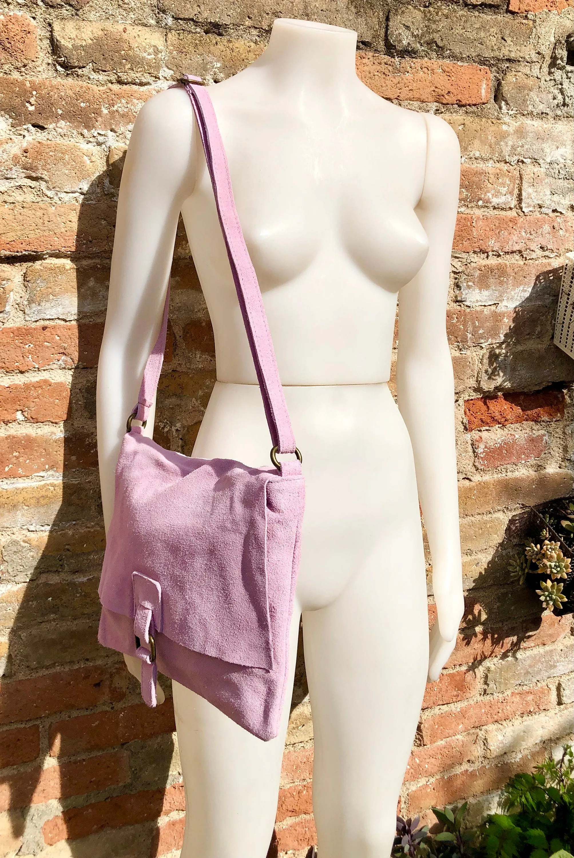 Suede bag in light PURPLE - PINK. Genuine leather shoulder / messenger bag. Mauve suede purse. Lilac suede crossbody. Flap   zipper