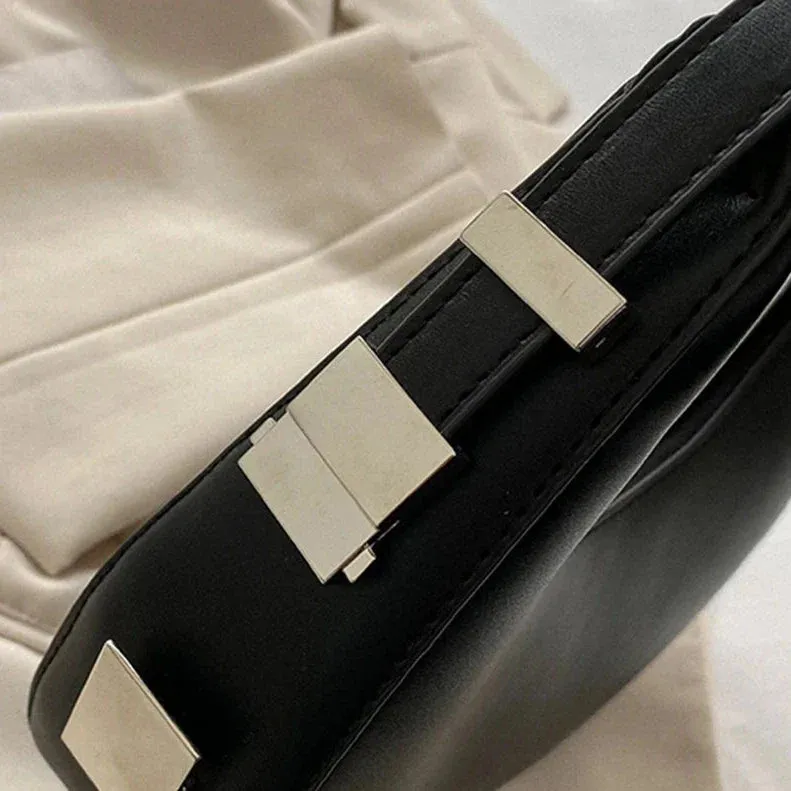 Uniwim Ravyn Crescent Underarm Bag